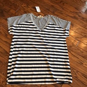NWT Women’s Large/ XL Navy Stripe Weekend Top 🌟